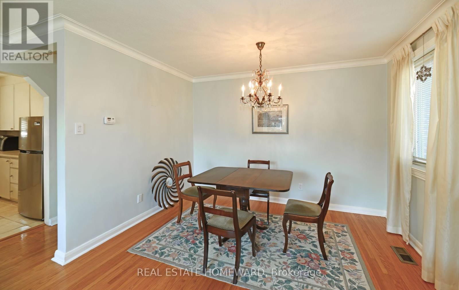 111 SURREY AVENUE Image 7