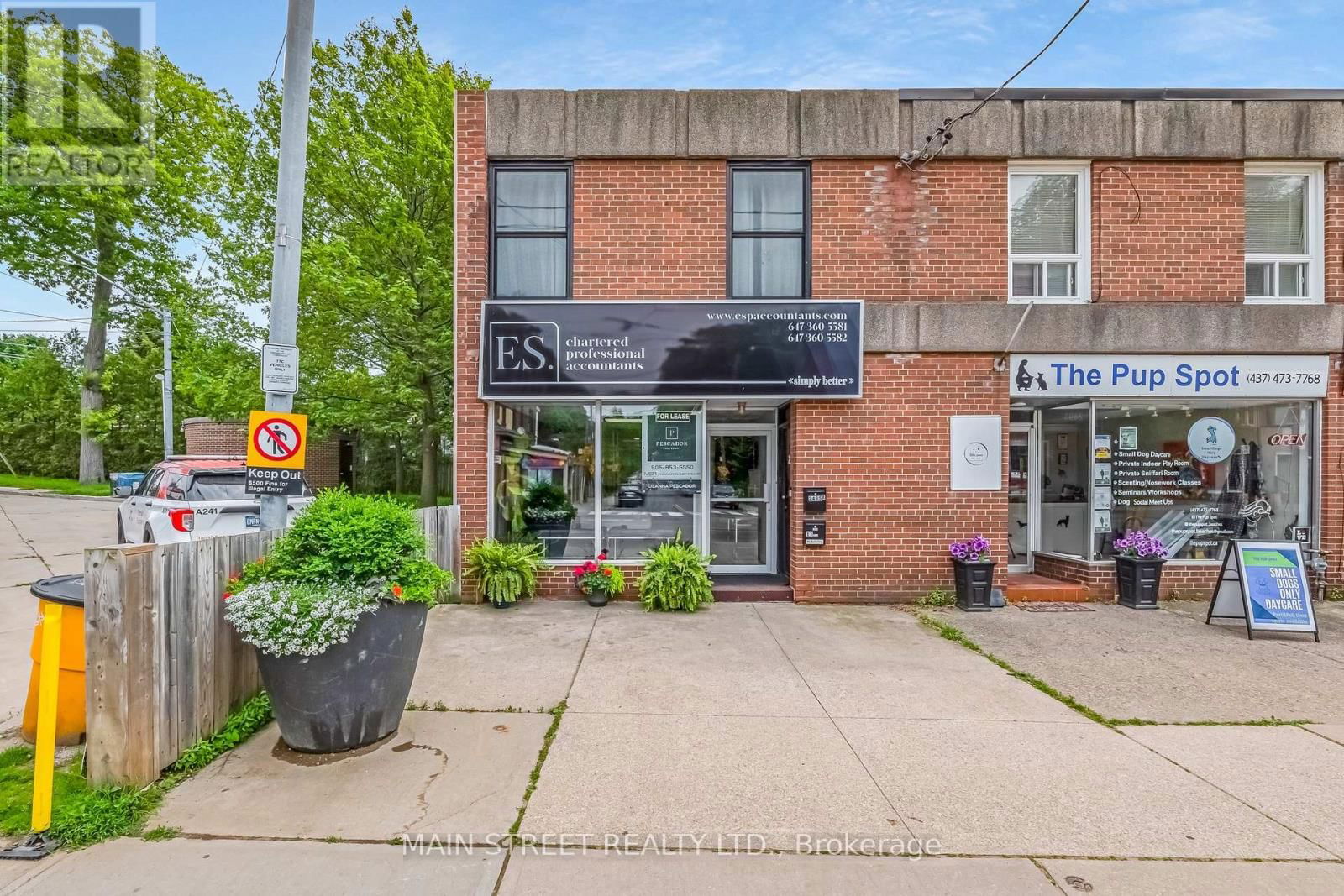 2495 QUEEN STREET EAST Image 1