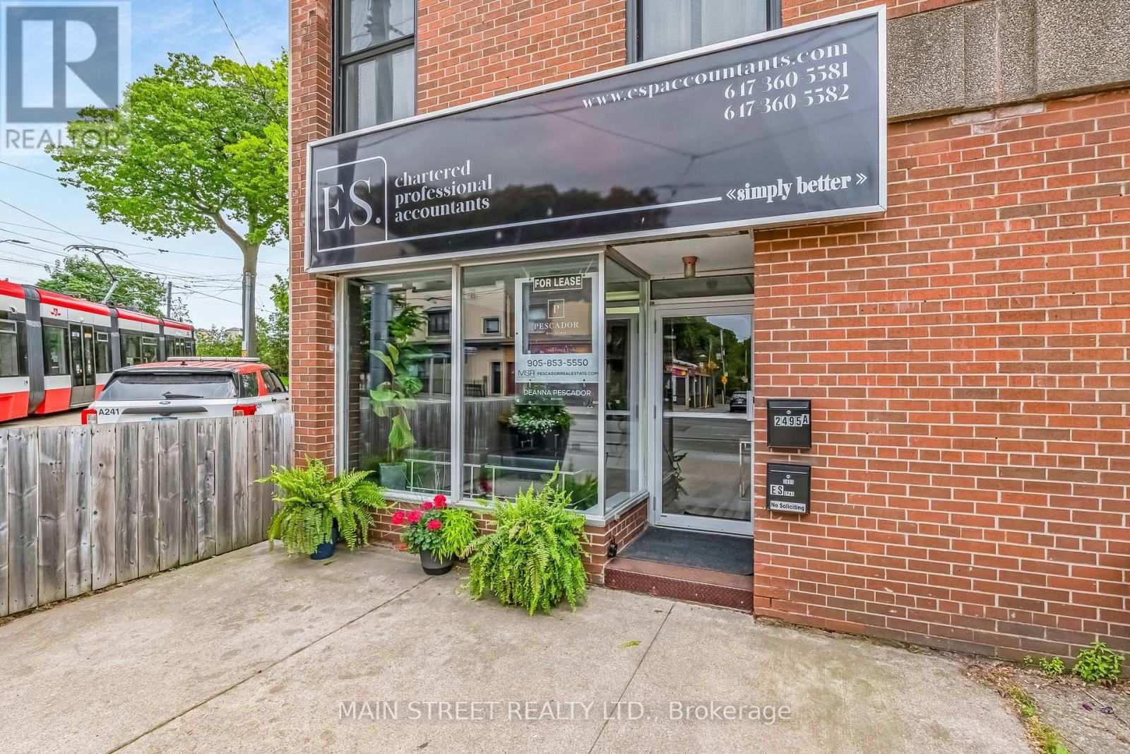 2495 QUEEN STREET EAST Image 2