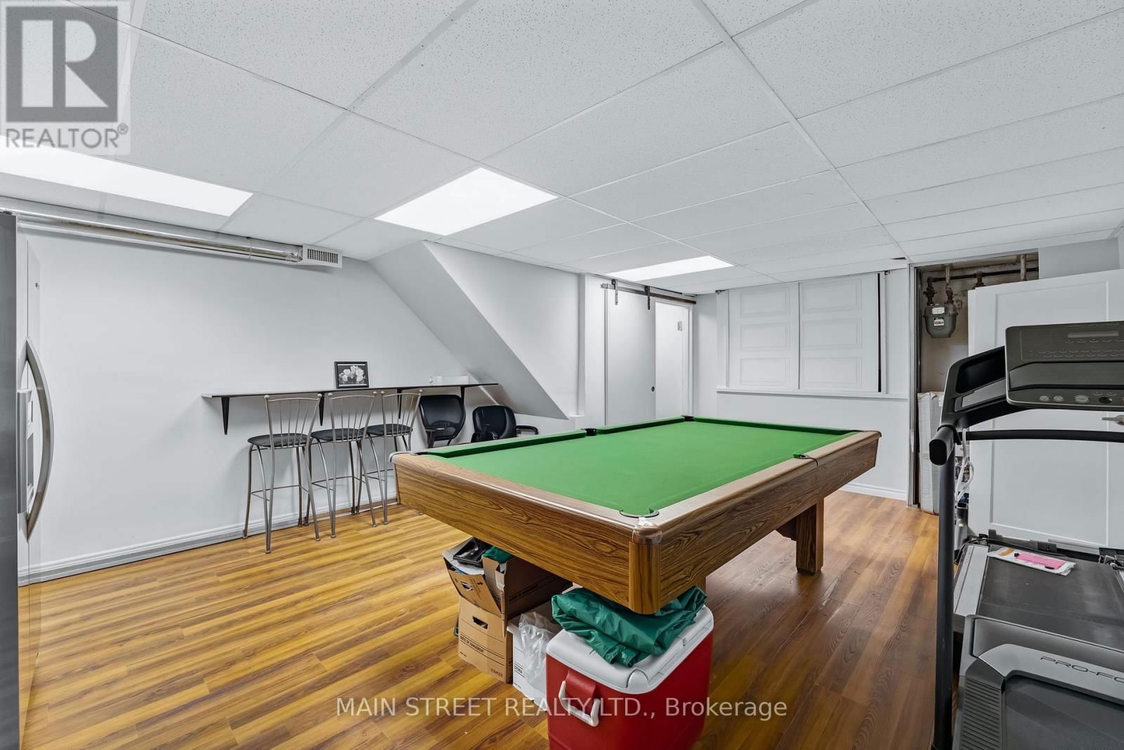 2495 QUEEN STREET EAST Image 26