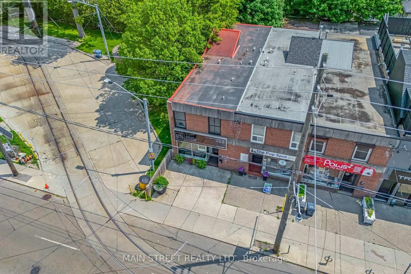 2495 QUEEN STREET EAST Image 29