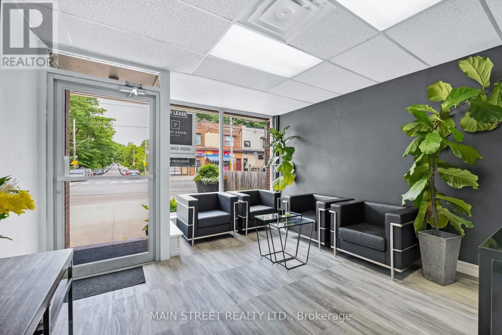 2495 QUEEN STREET EAST Image 3