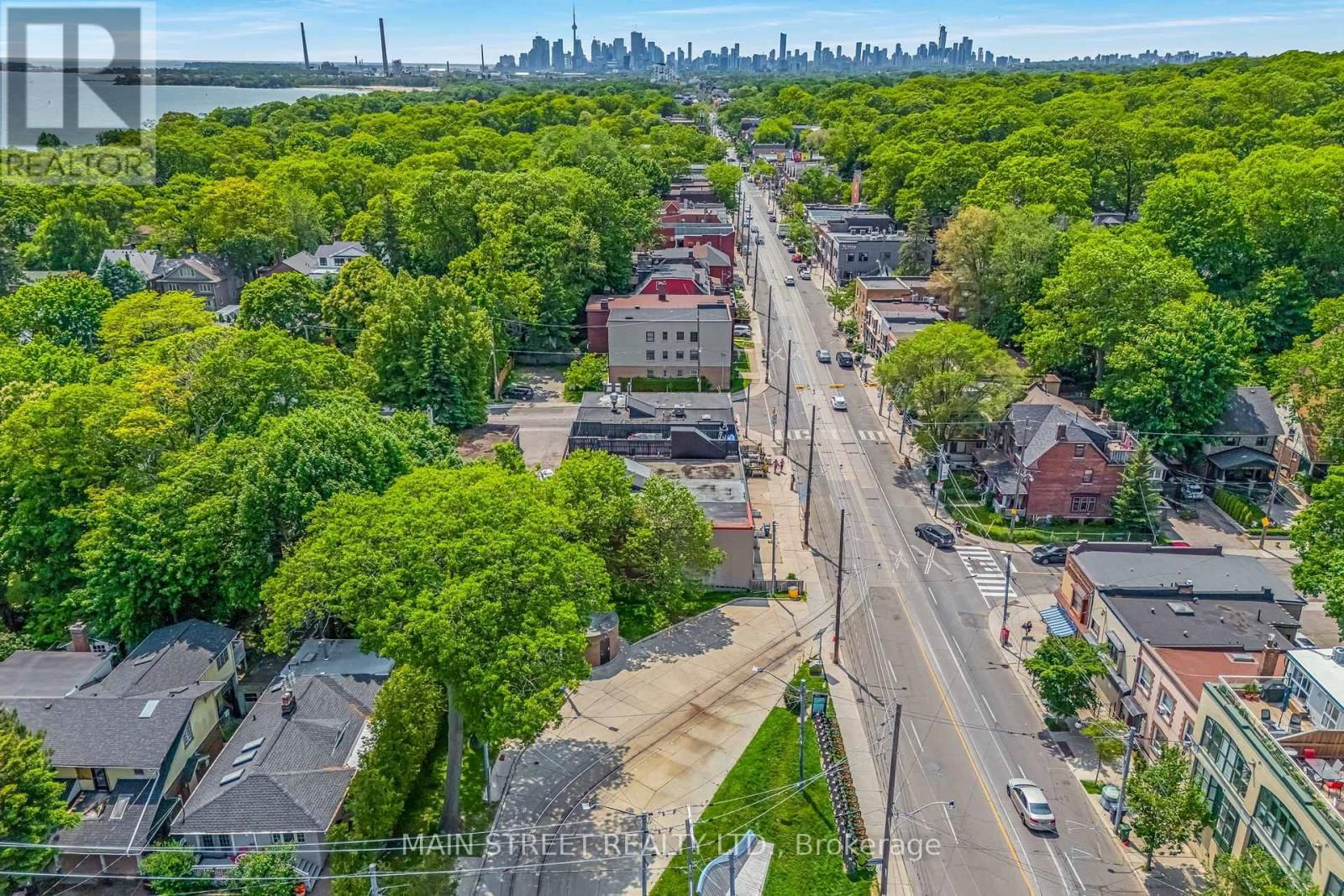 2495 QUEEN STREET EAST Image 31