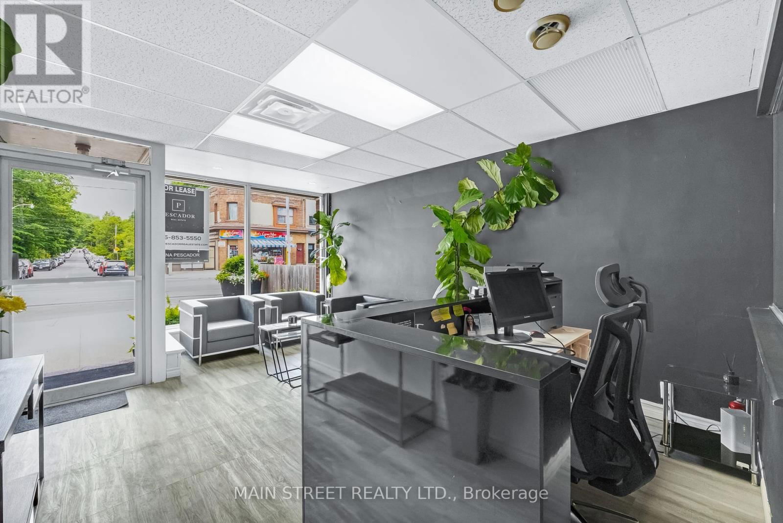 2495 QUEEN STREET EAST Image 5