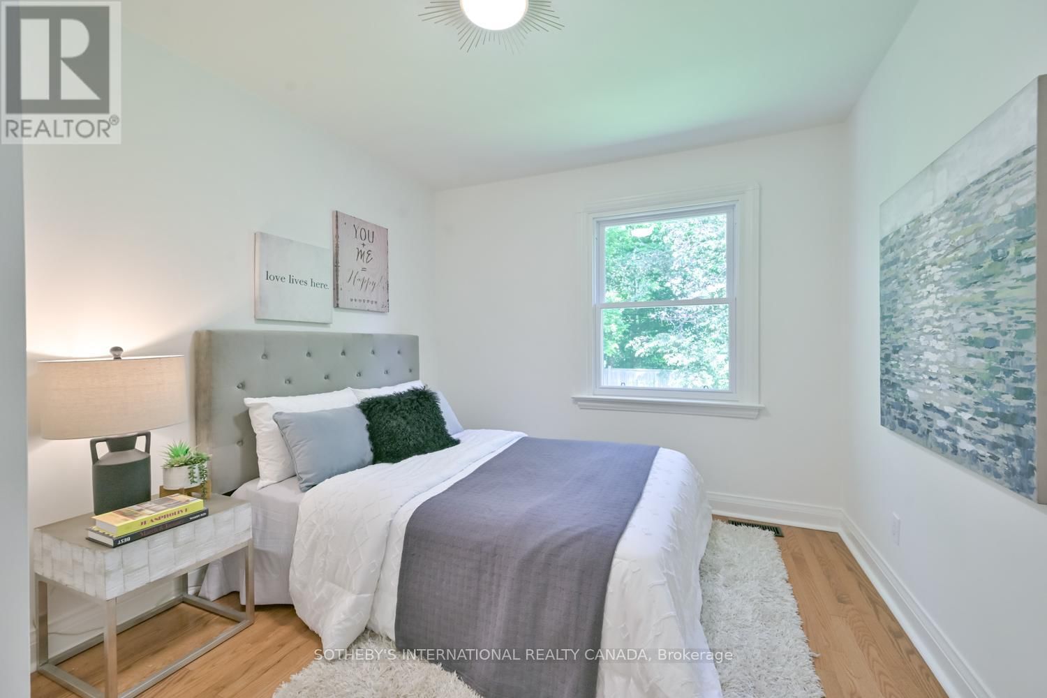 32 DAVIES CRESCENT Image 14