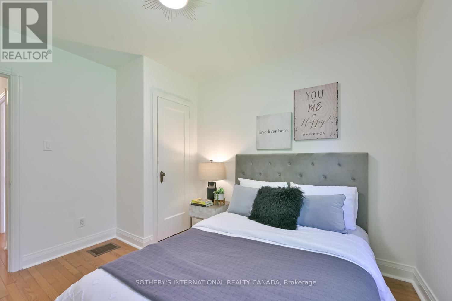 32 DAVIES CRESCENT Image 15