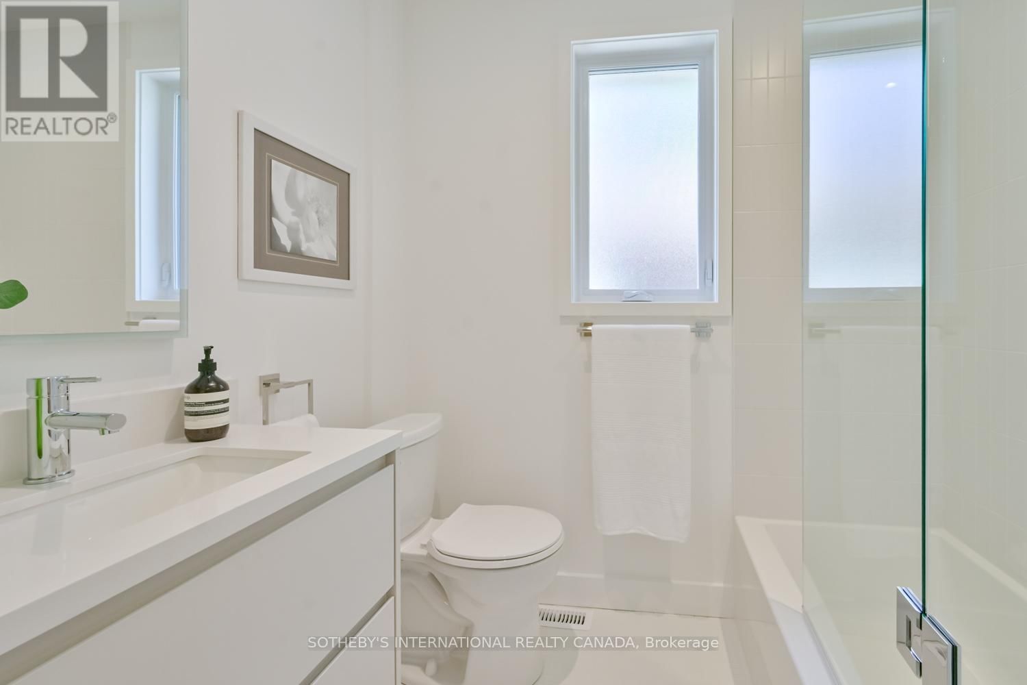 32 DAVIES CRESCENT Image 16