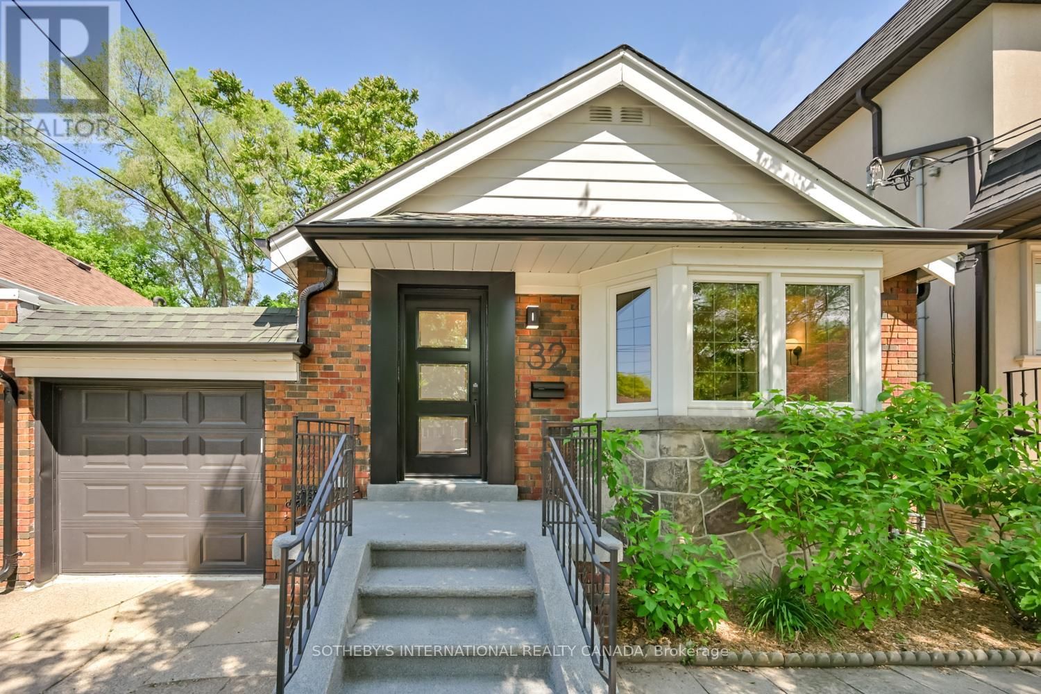 32 DAVIES CRESCENT Image 2
