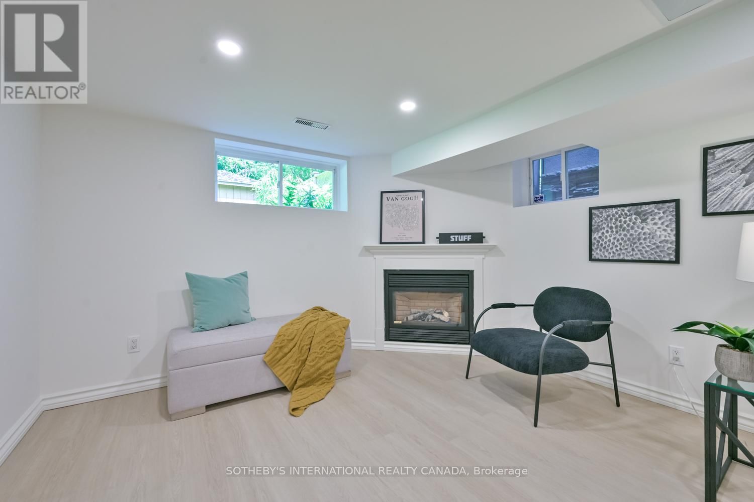 32 DAVIES CRESCENT Image 22