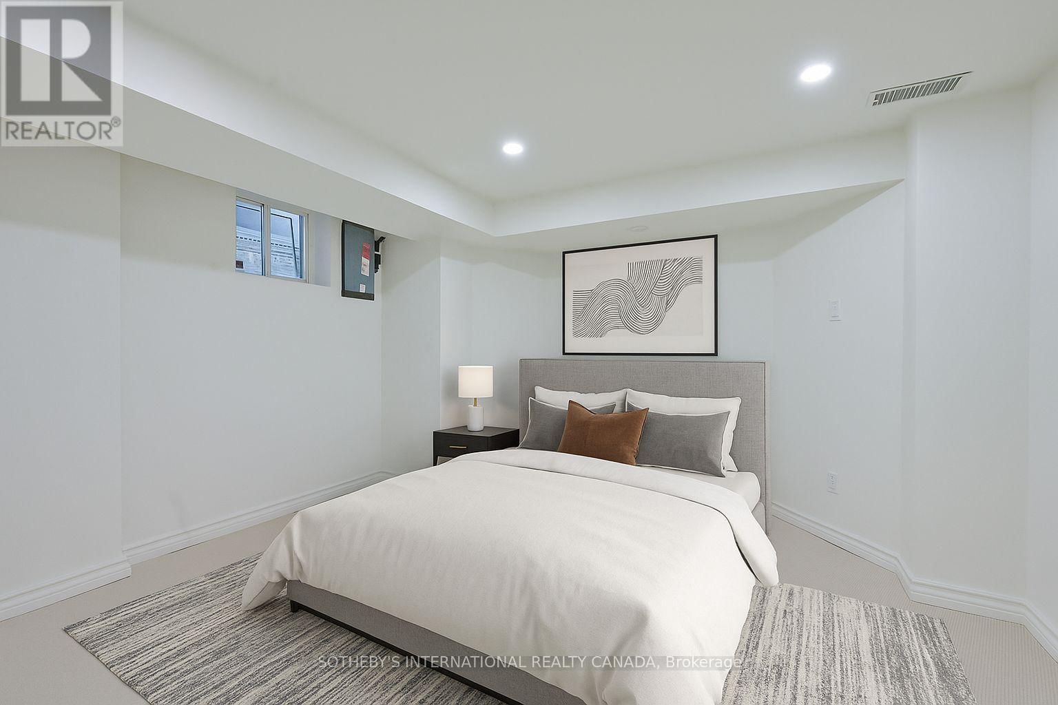 32 DAVIES CRESCENT Image 23