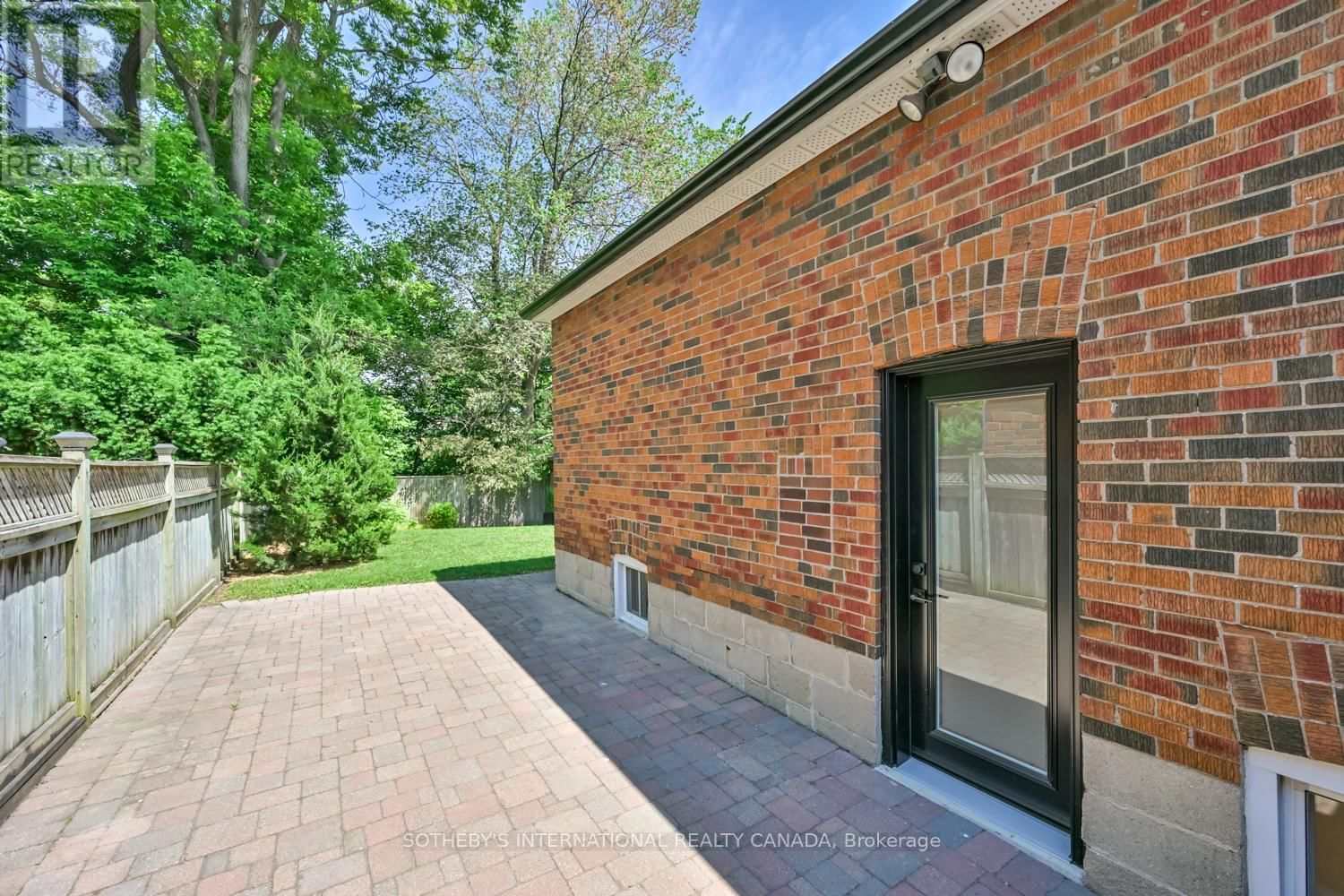 32 DAVIES CRESCENT Image 31