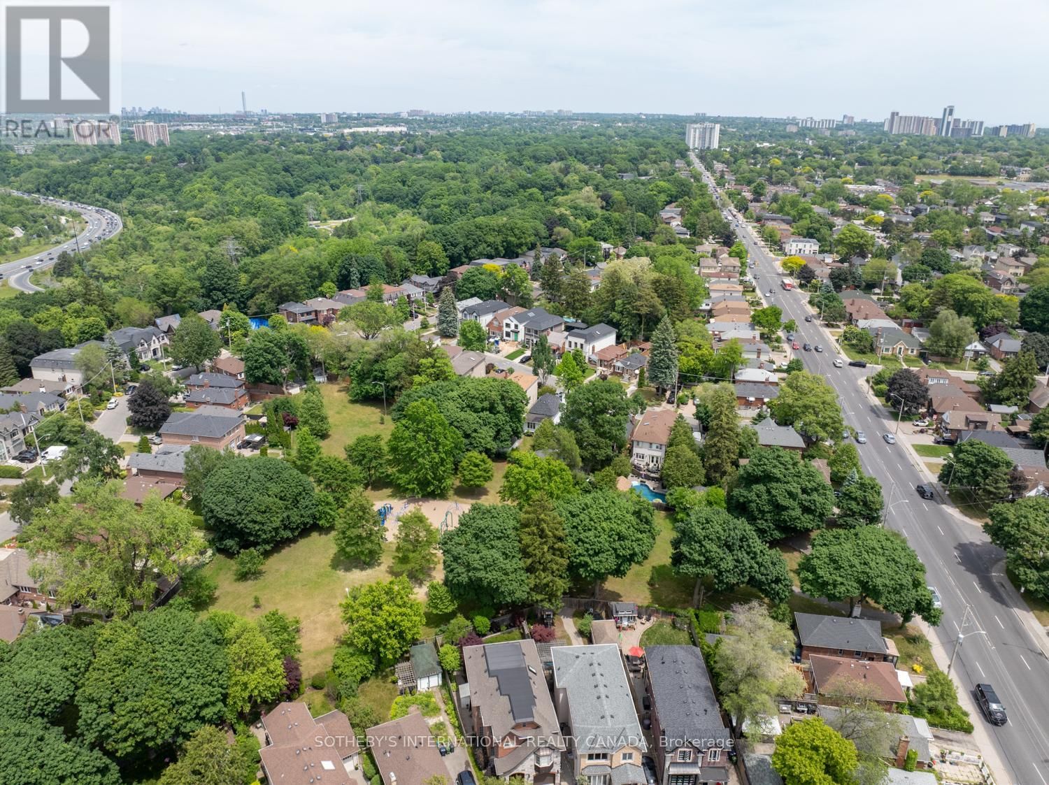 32 DAVIES CRESCENT Image 36