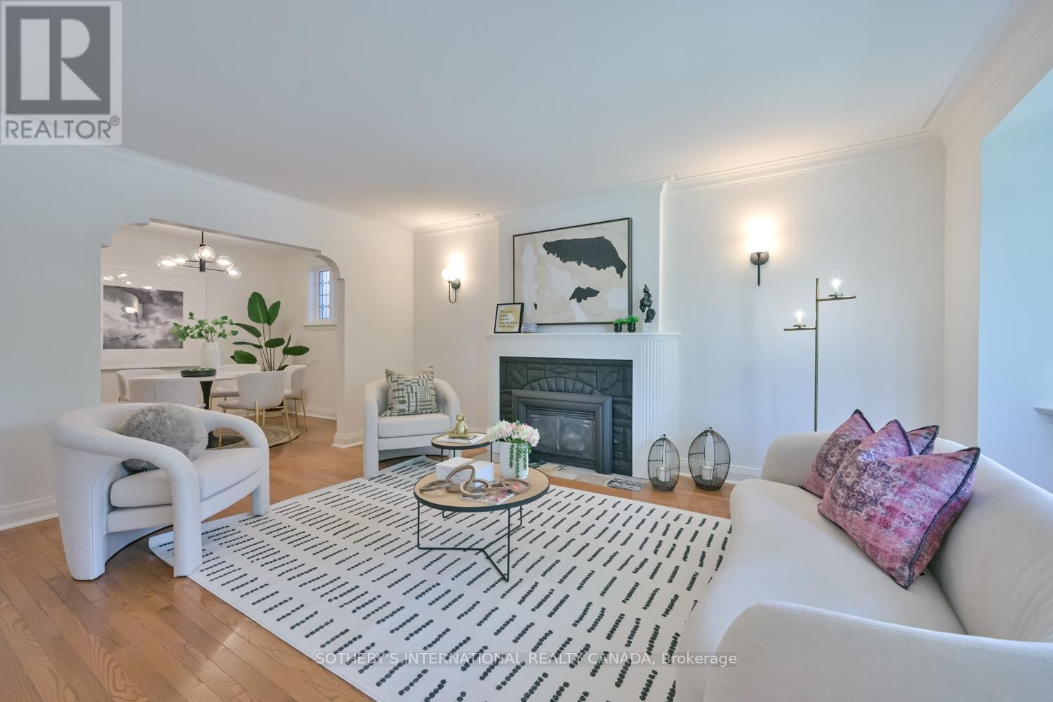 32 DAVIES CRESCENT Image 4