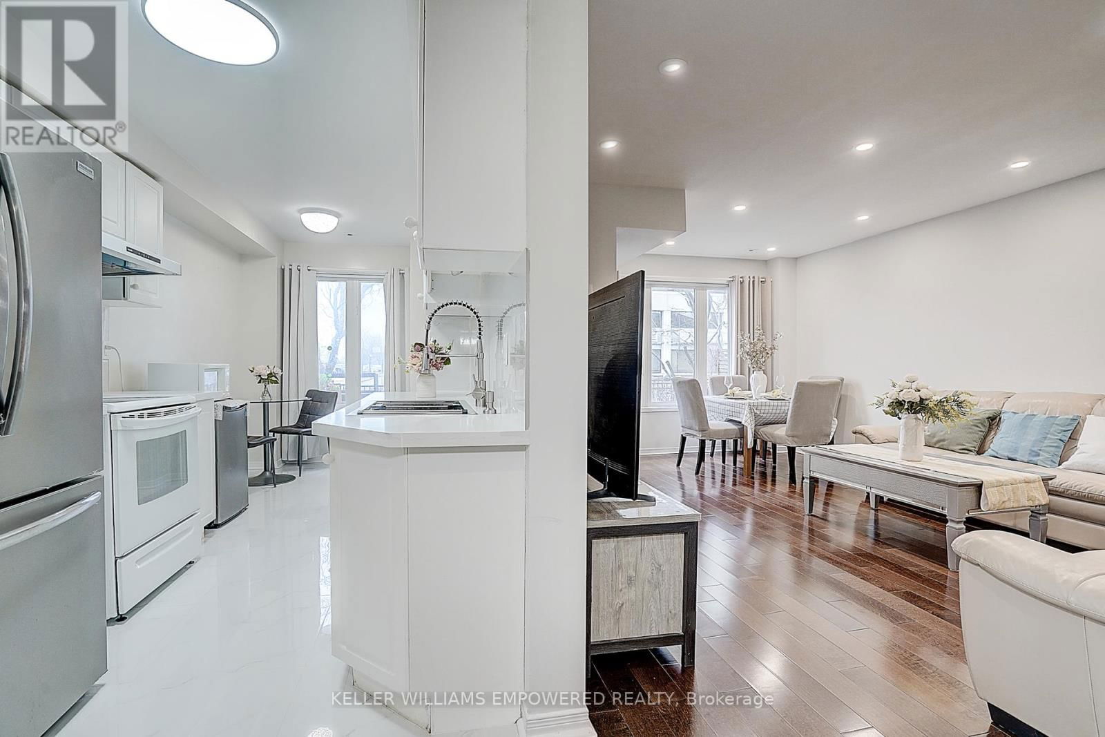 1103 - 19 ROSEBANK DRIVE Image 22