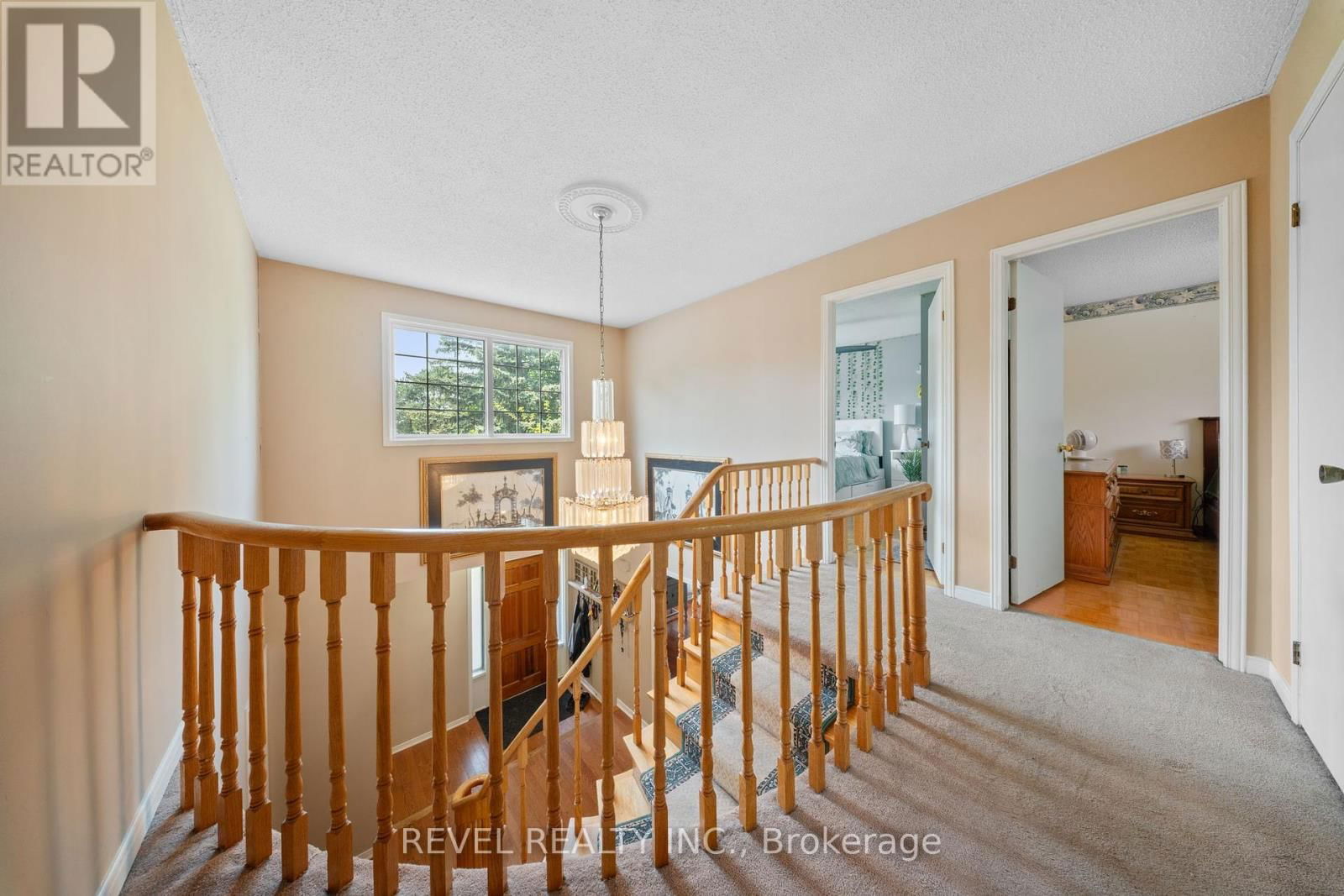 12 ROBINSON CRESCENT Image 12