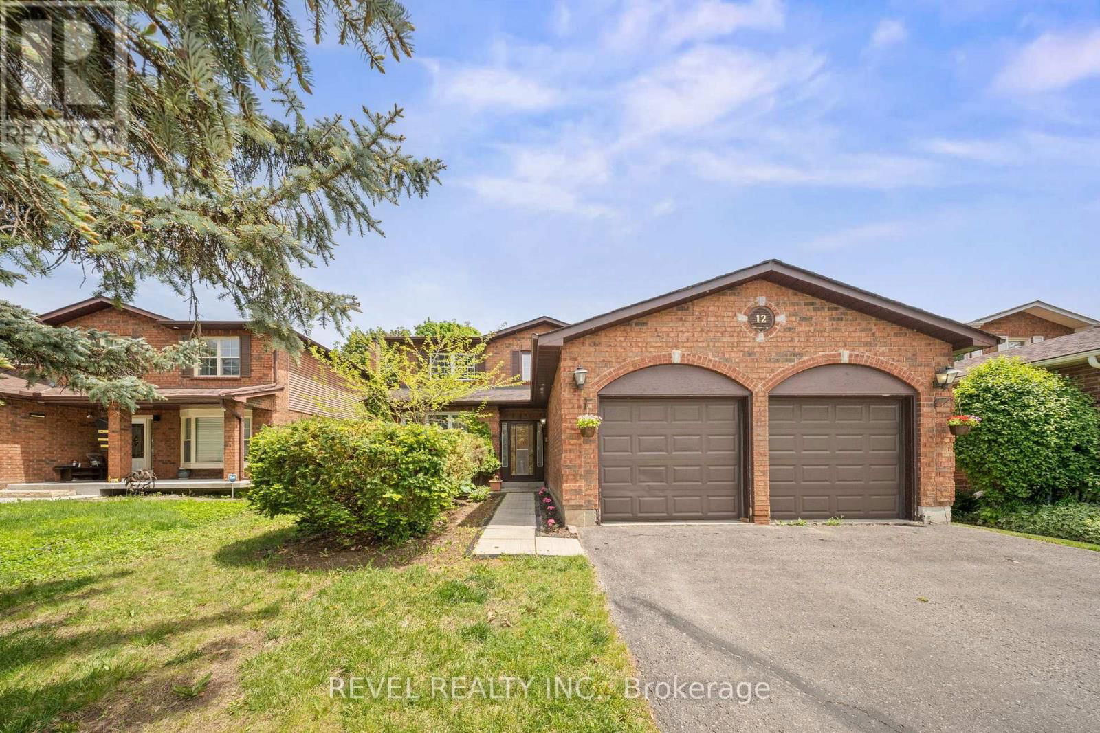 12 ROBINSON CRESCENT Image 2