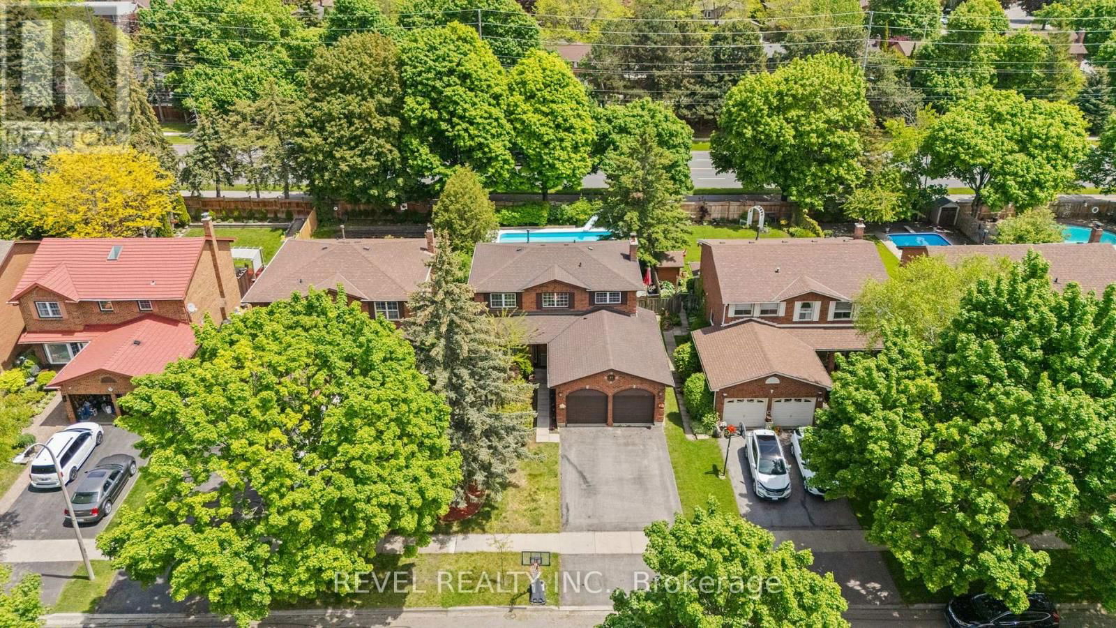 12 ROBINSON CRESCENT Image 22