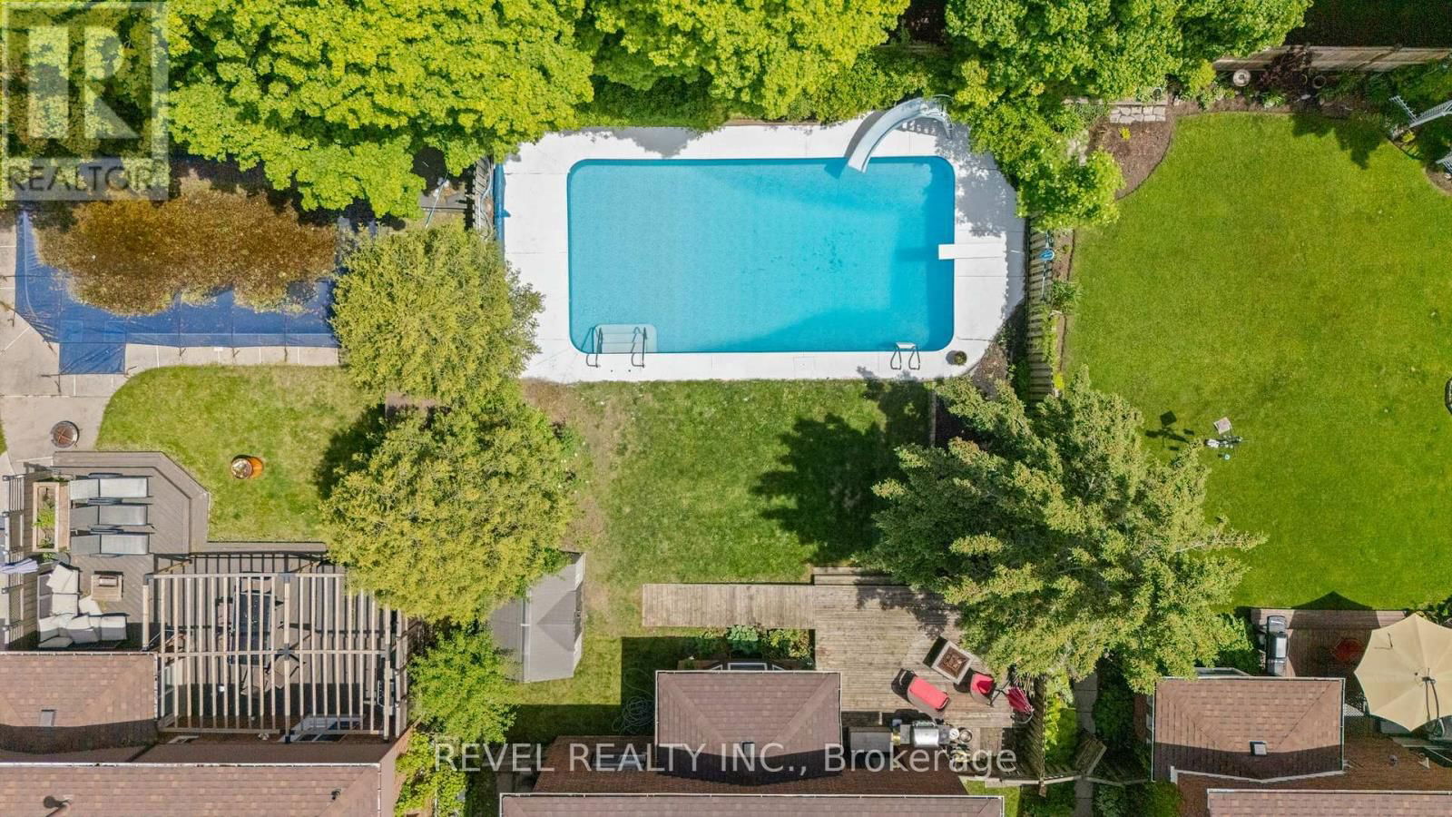 12 ROBINSON CRESCENT Image 24