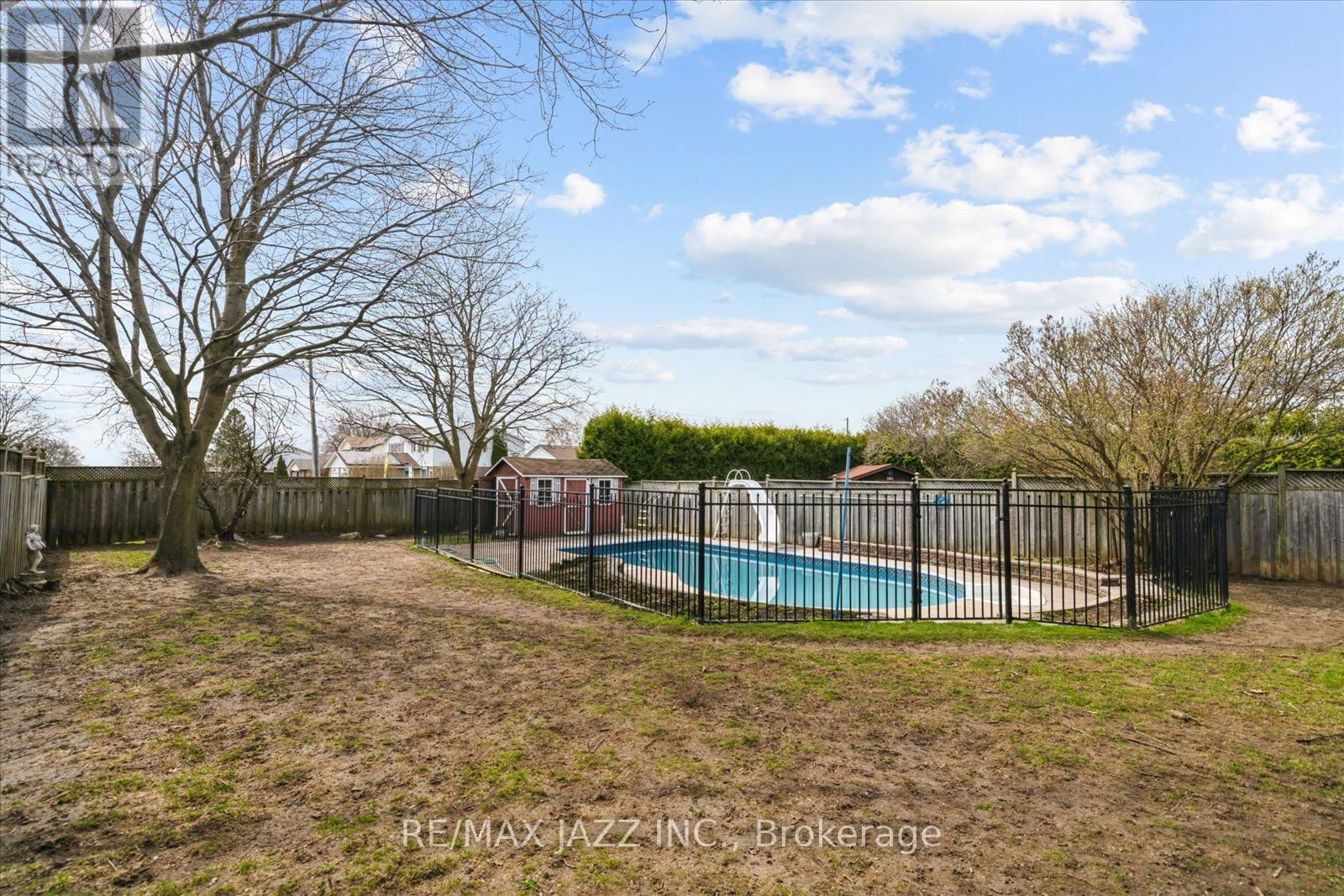 63 PINEDALE CRESCENT Image 1