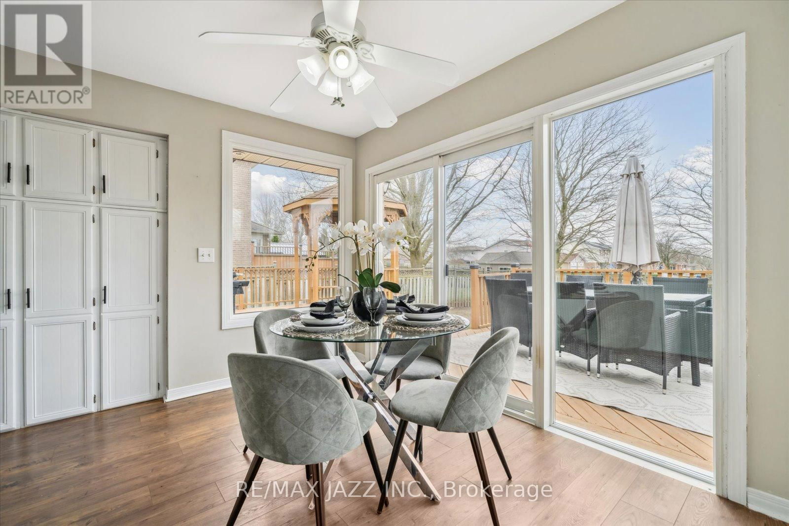 63 PINEDALE CRESCENT Image 12
