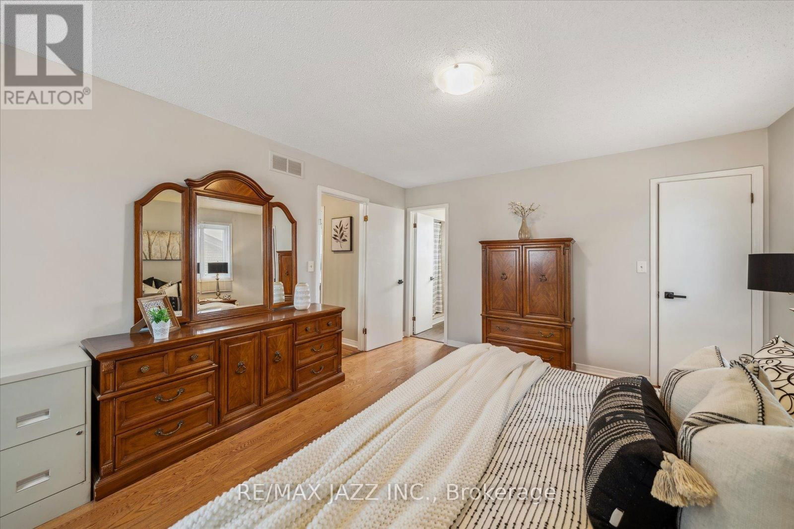 63 PINEDALE CRESCENT Image 23