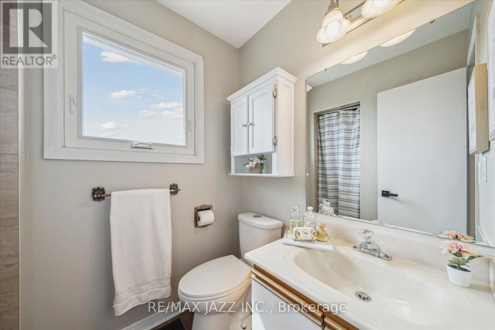 63 PINEDALE CRESCENT Image 26