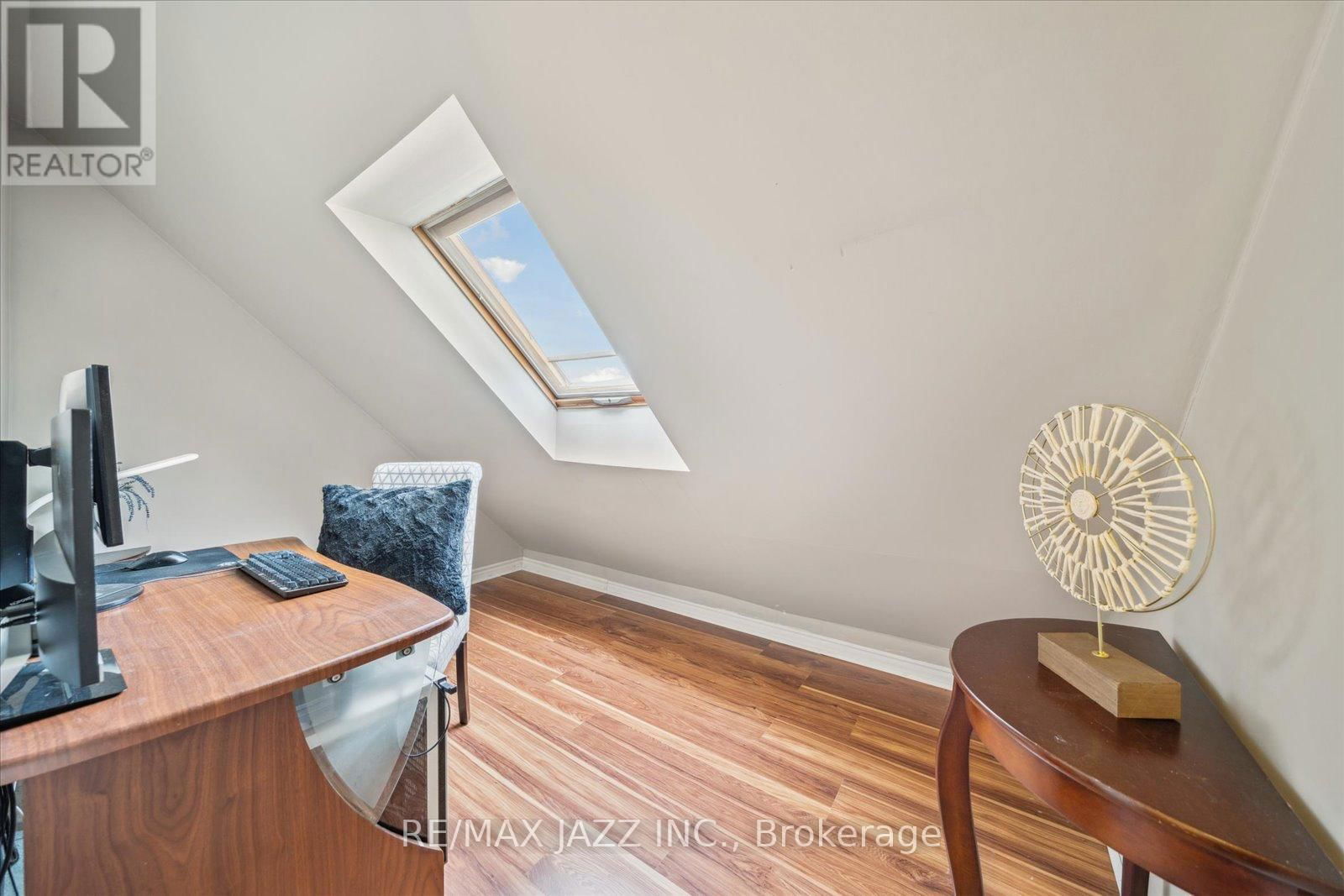 63 PINEDALE CRESCENT Image 30