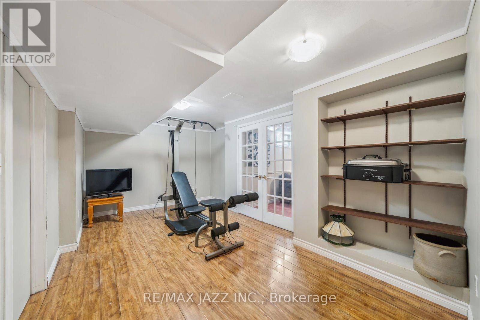 63 PINEDALE CRESCENT Image 32