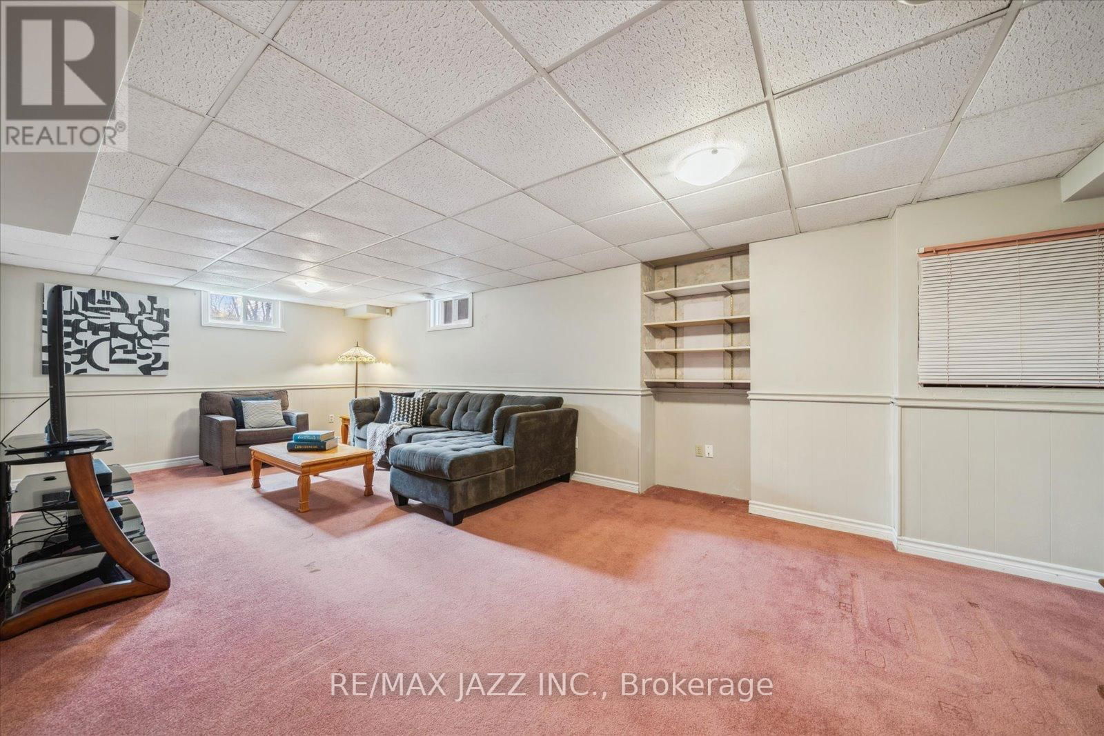 63 PINEDALE CRESCENT Image 33