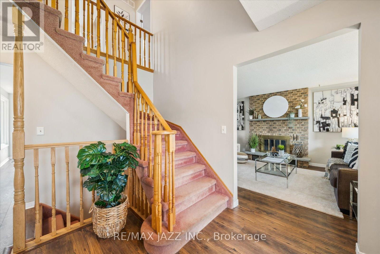 63 PINEDALE CRESCENT Image 5