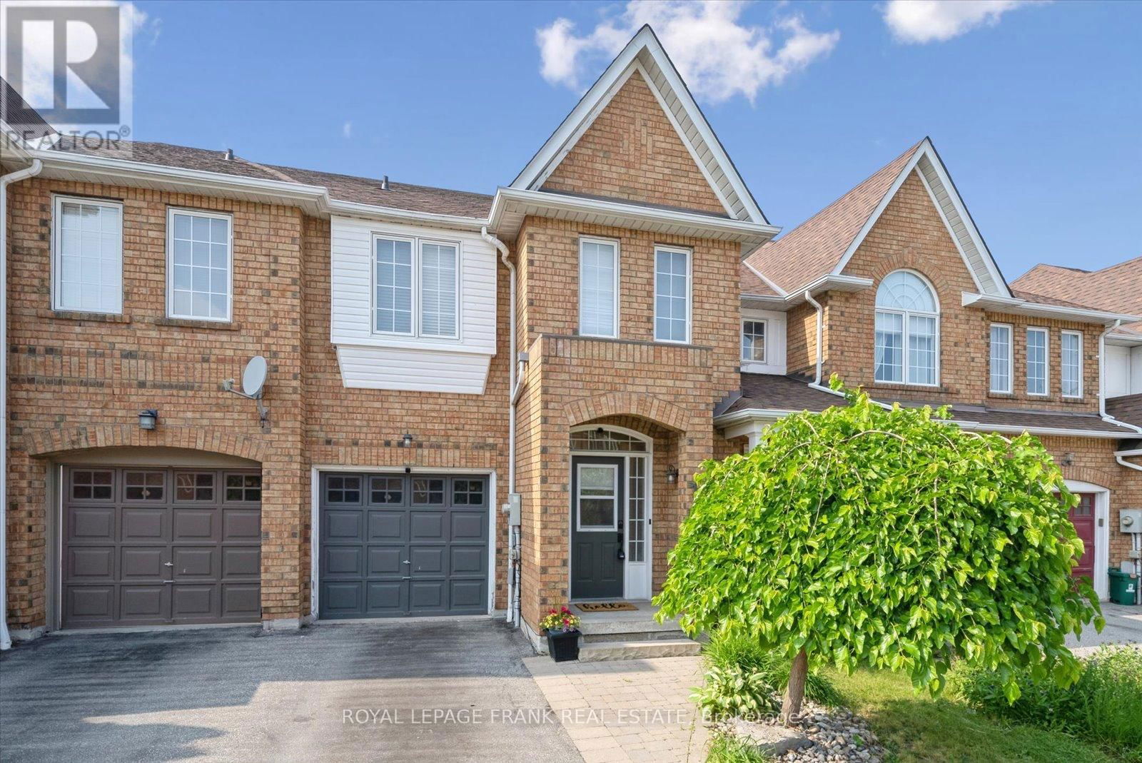 16 STOKELY CRESCENT Image 1