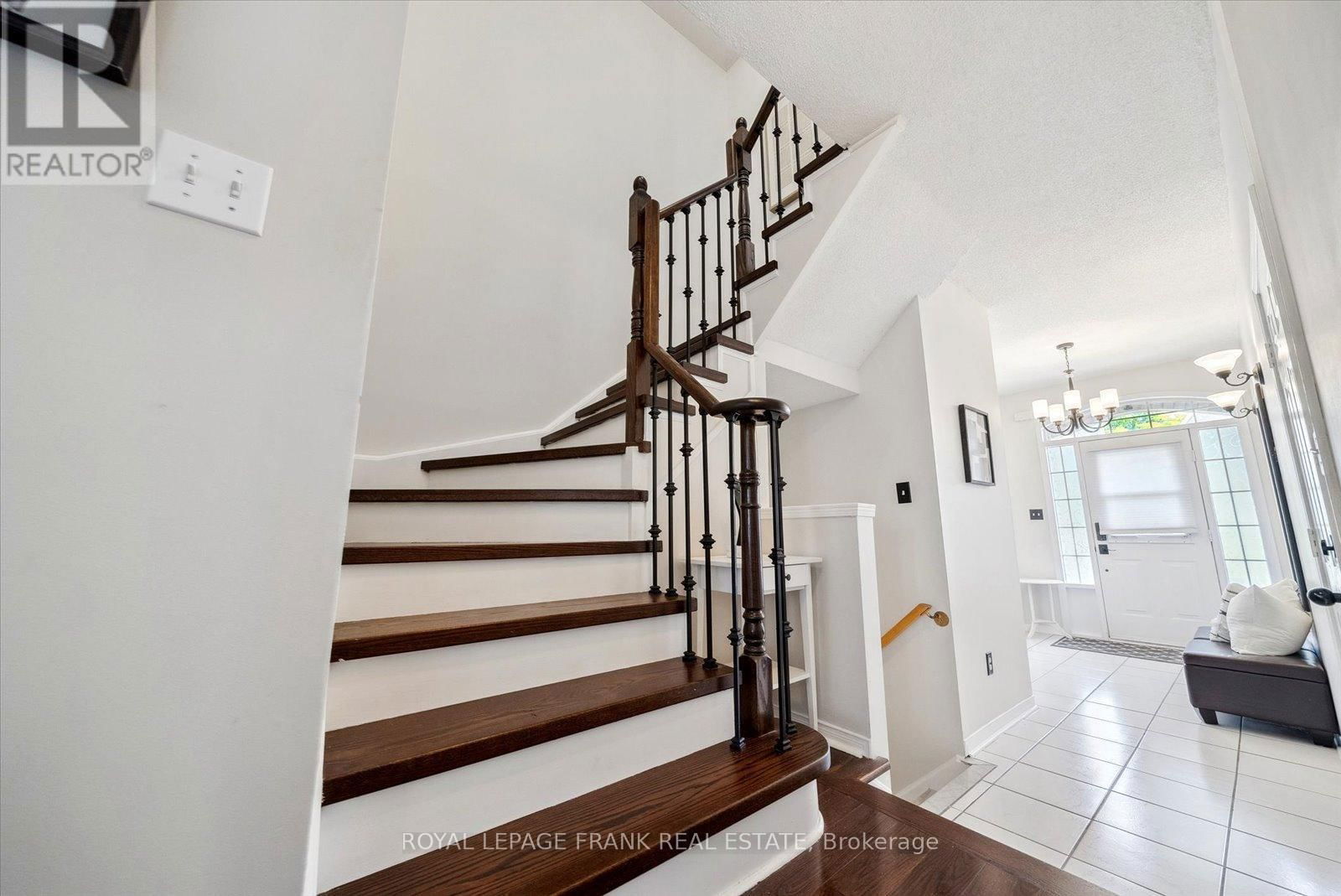 16 STOKELY CRESCENT Image 12