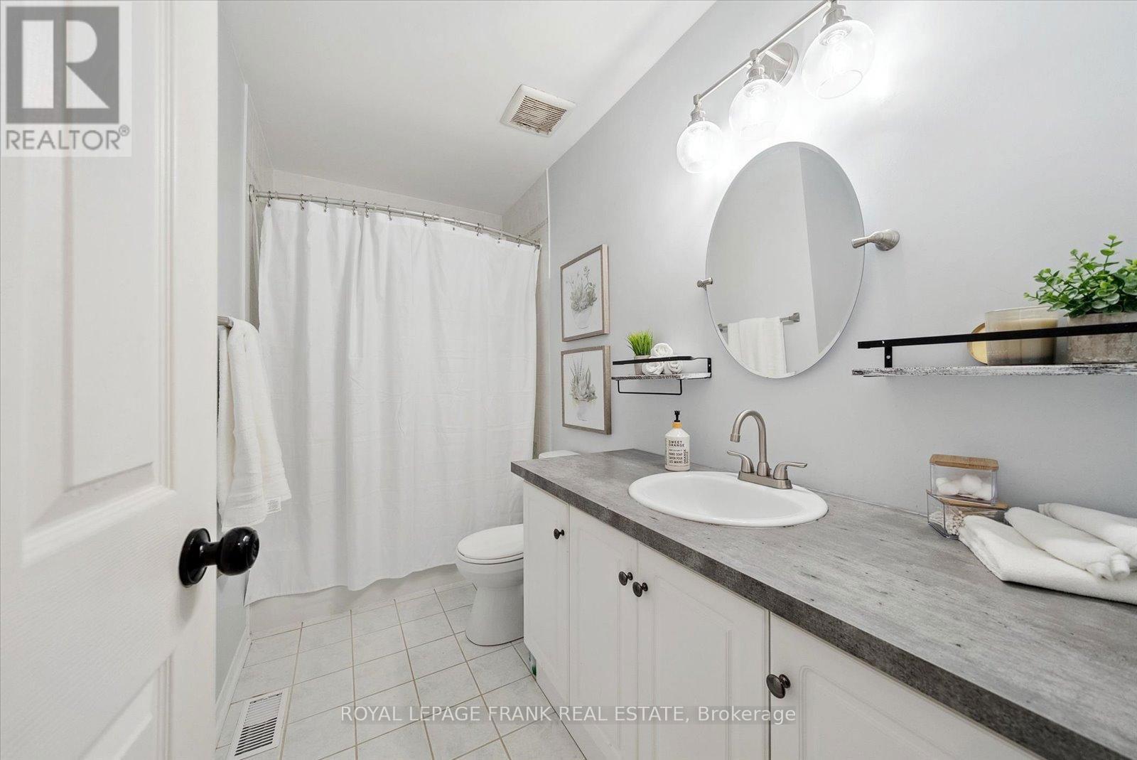 16 STOKELY CRESCENT Image 18