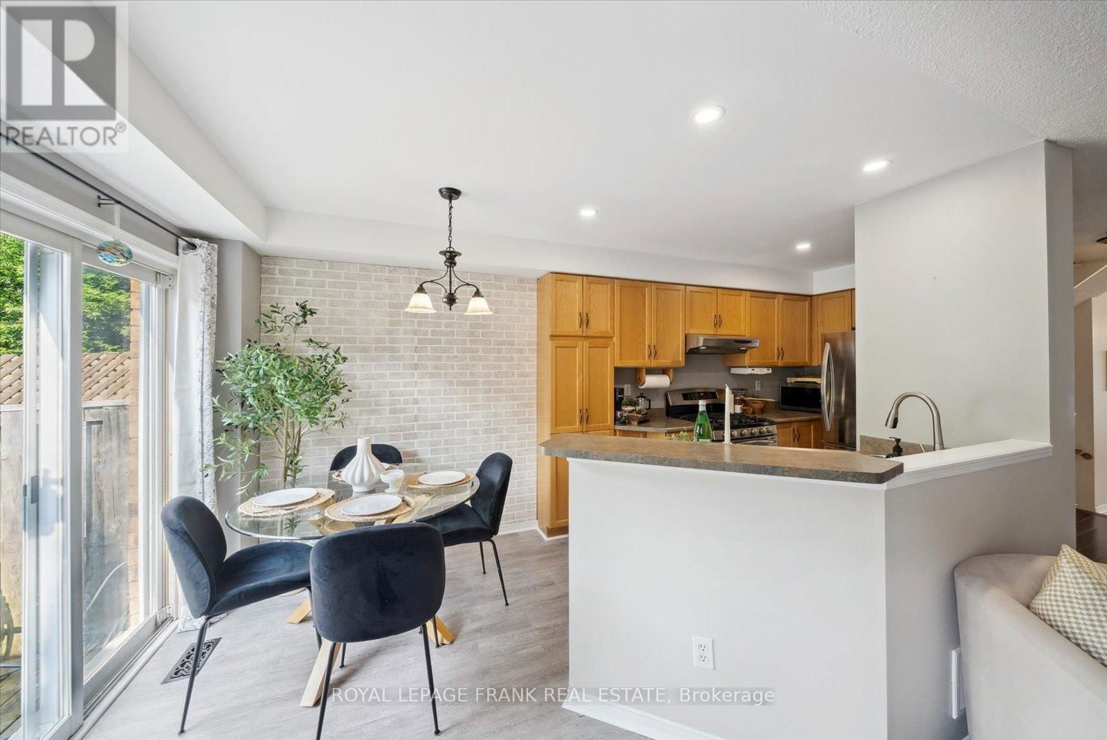16 STOKELY CRESCENT Image 7