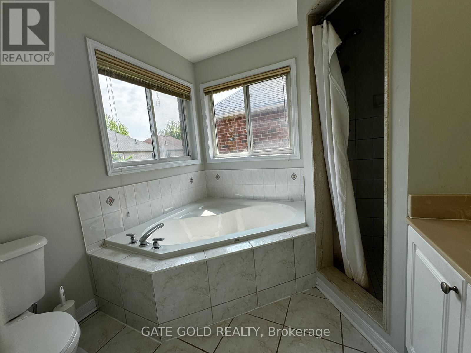 11A SEASONS DRIVE Image 16