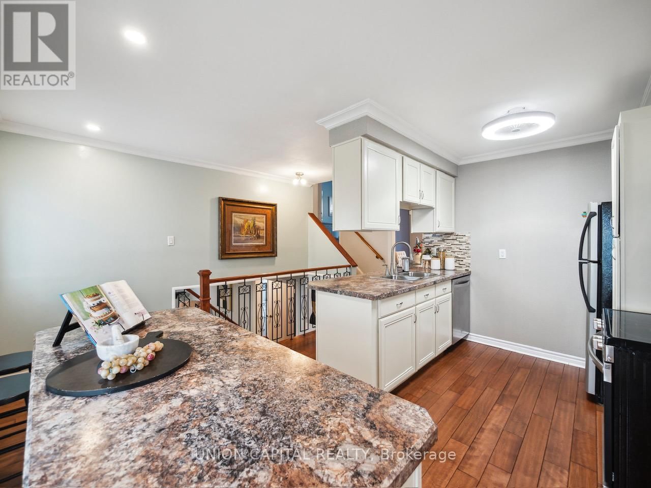 107 WHITE HEATHER BOULEVARD Image 11
