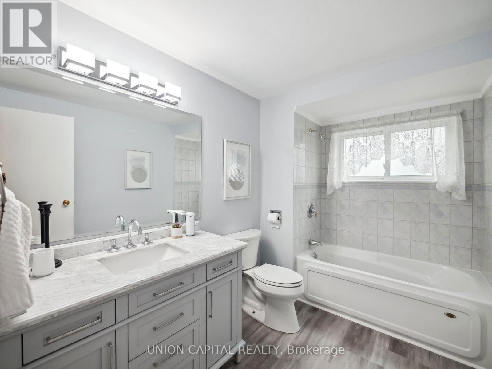 107 WHITE HEATHER BOULEVARD Image 16