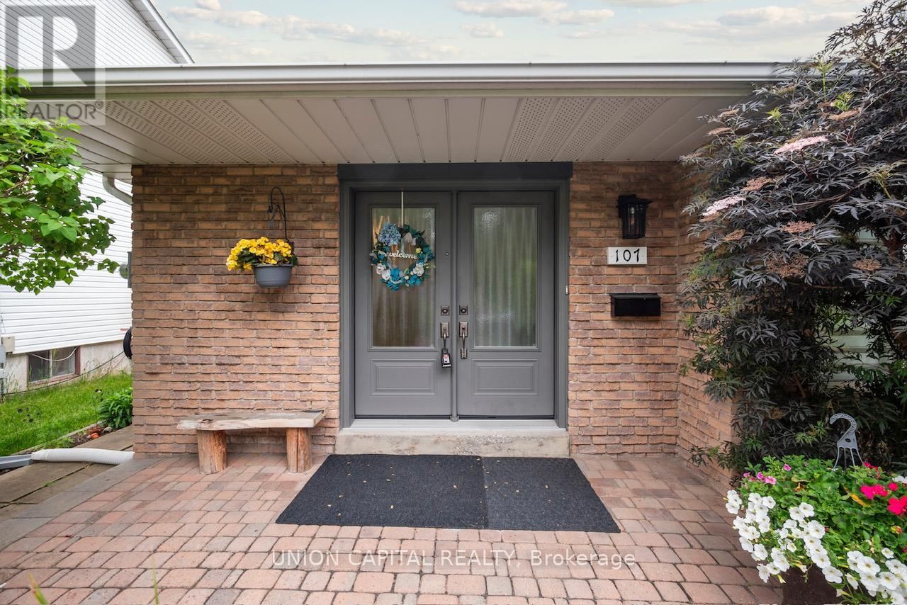 107 WHITE HEATHER BOULEVARD Image 4