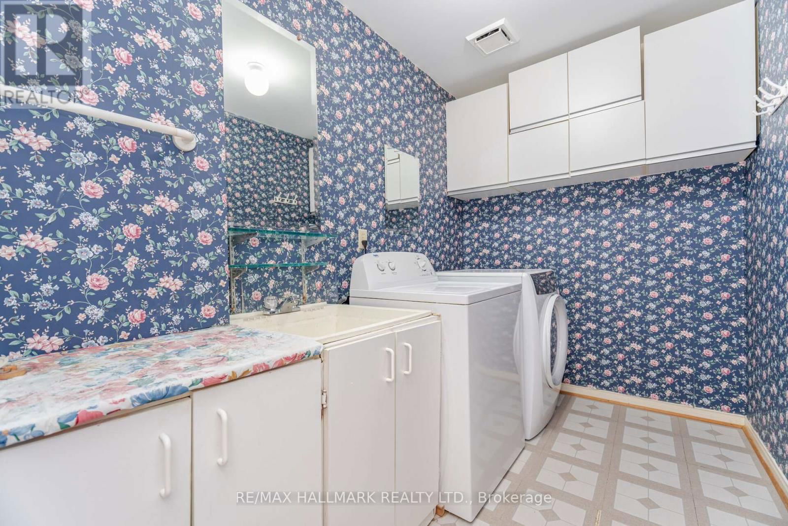 10 ILES STREET Image 17