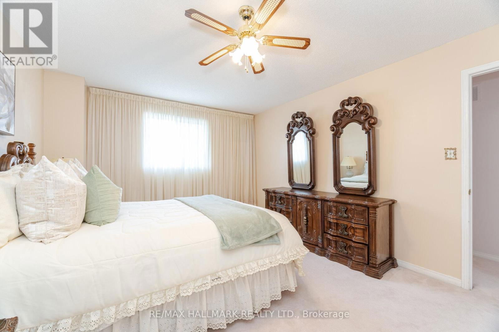 10 ILES STREET Image 22