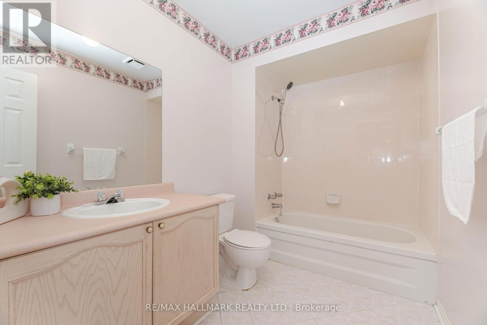10 ILES STREET Image 25