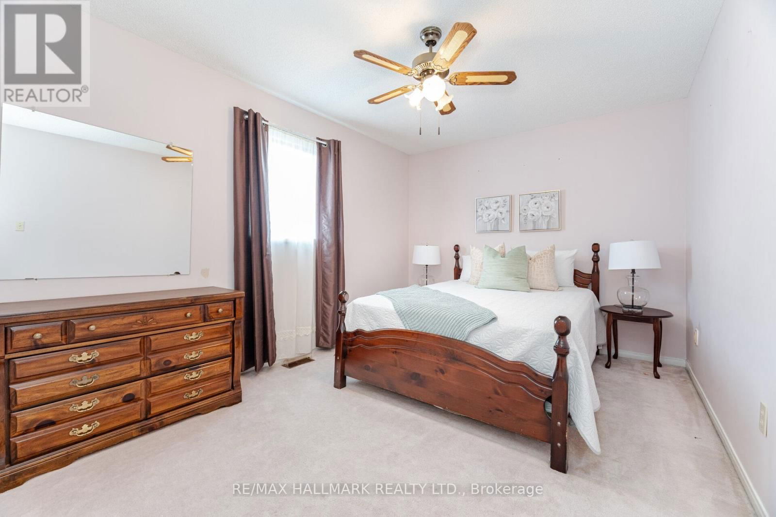 10 ILES STREET Image 26