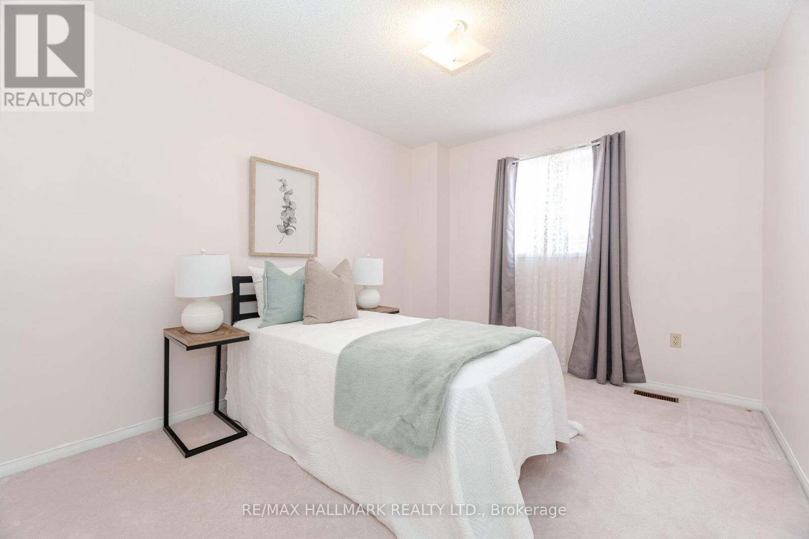 10 ILES STREET Image 28