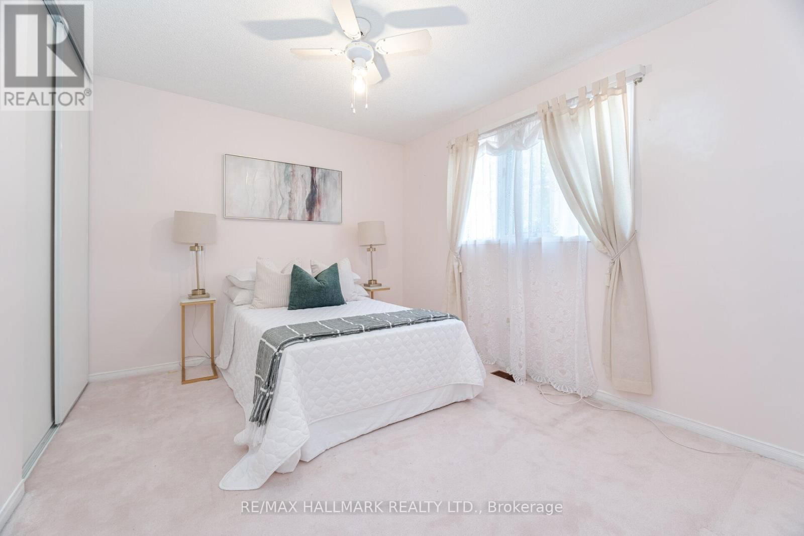 10 ILES STREET Image 30