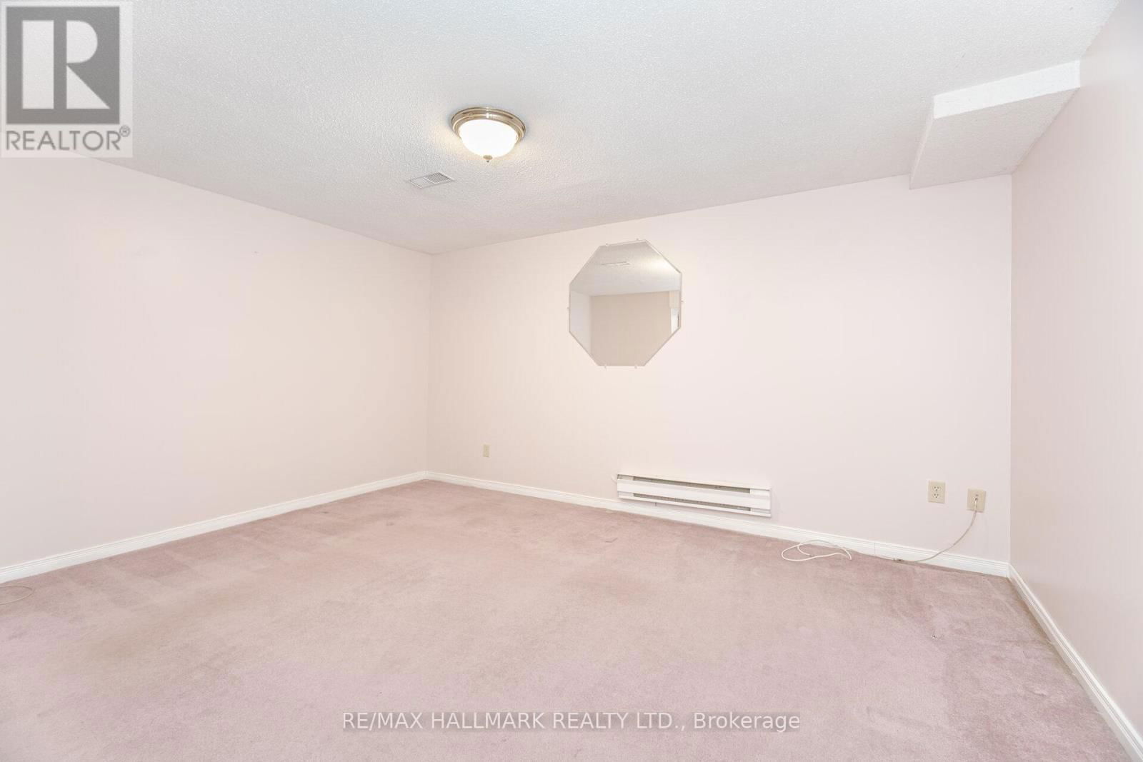 10 ILES STREET Image 38