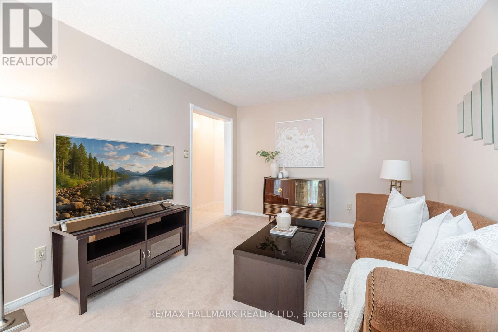 10 ILES STREET Image 9