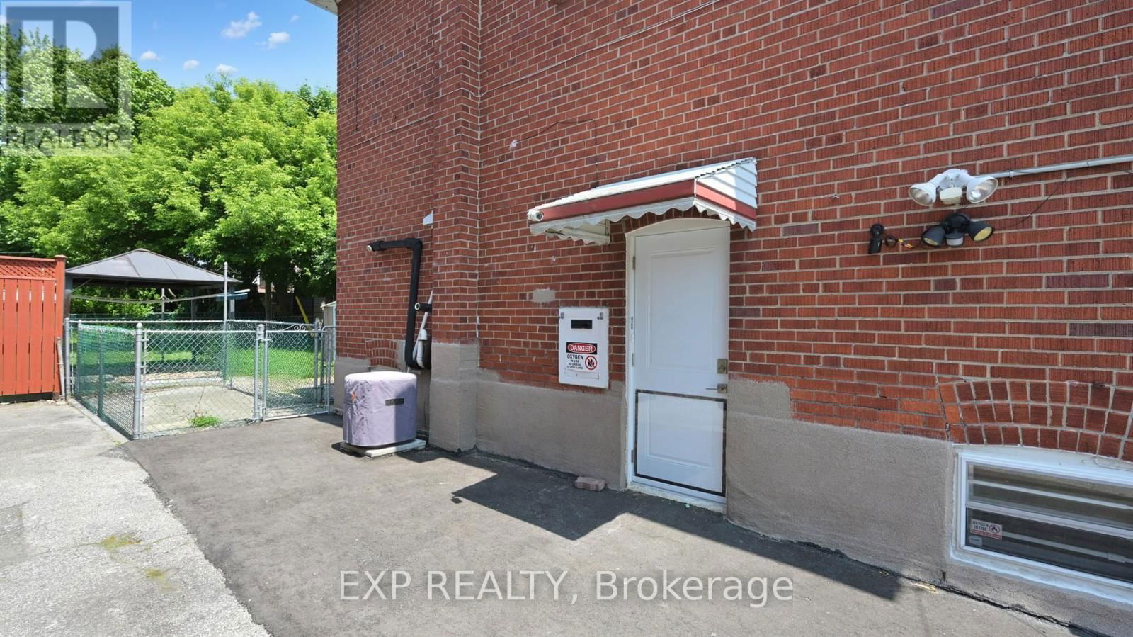 138 PARK STREET Image 36