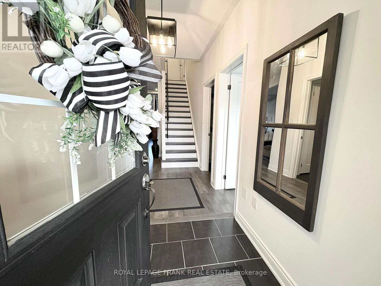 1540 DUNEDIN CRESCENT Image 4