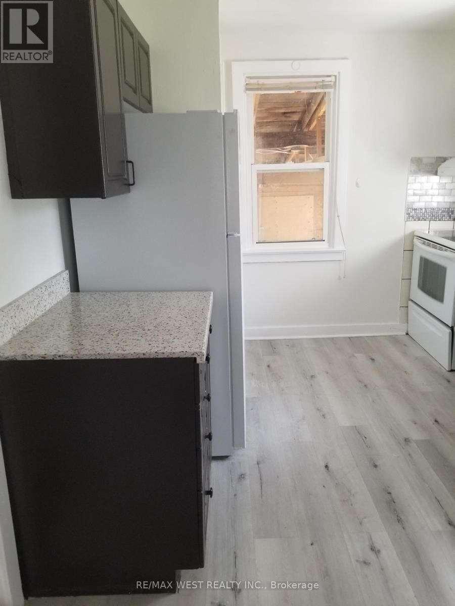 43 BEACHELL  (MAIN) STREET Image 11