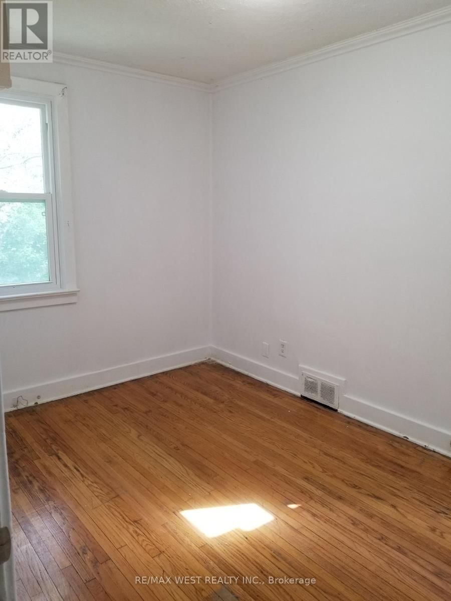 43 BEACHELL  (MAIN) STREET Image 15